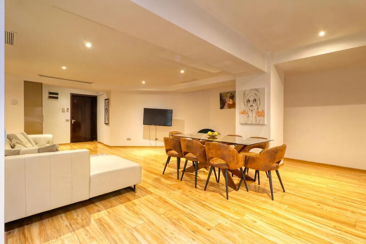 3 Bedroom Apartment In Herastrau Area Bukurešť 0*,  Rumunsko