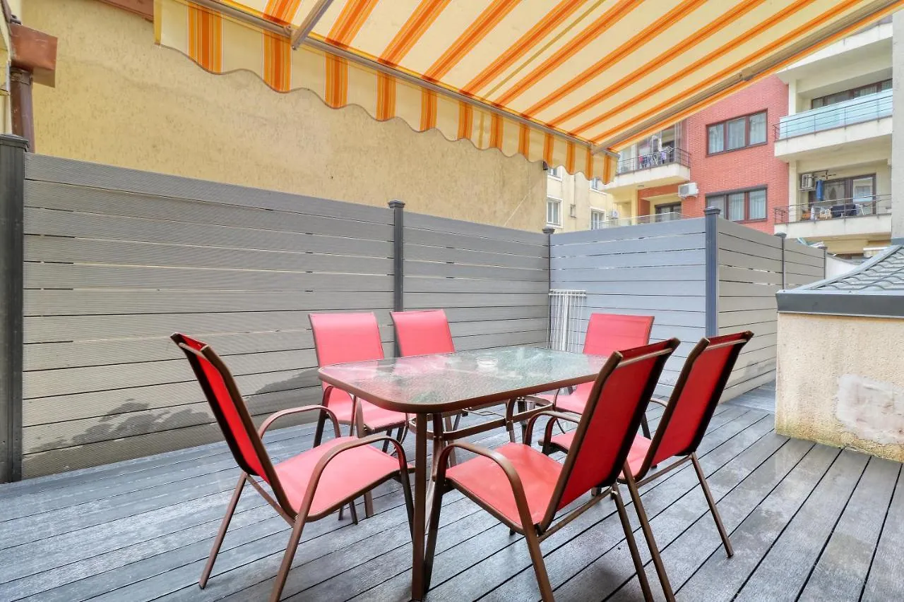 3 Bedroom Apartment In Herastrau Area Boekarest