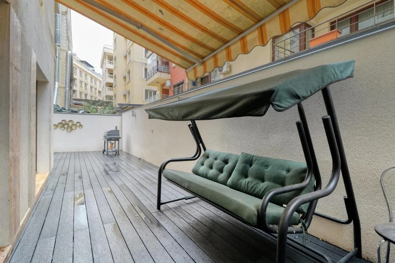 3 Bedroom Apartment In Herastrau Area Boekarest Roemenië