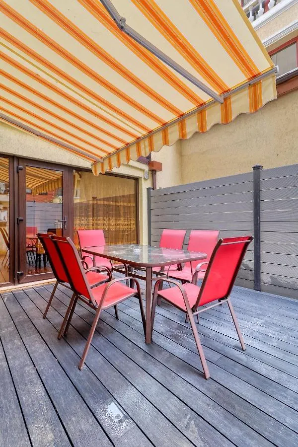 3 Bedroom Apartment In Herastrau Area Boekarest Roemenië